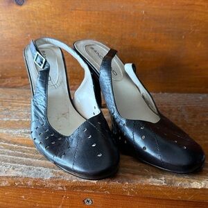 Bandolino Elegant Black Slingback Heels